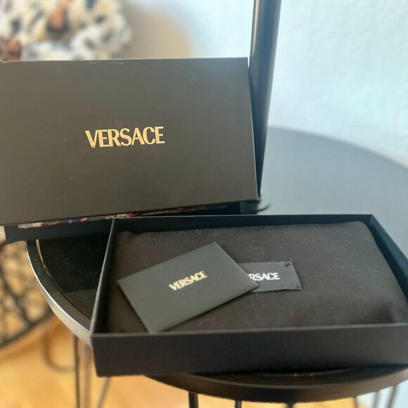 SOLD VERSACE La Medusa Continental Wallet Black New w/ Authenticity Card/Bag/Box - Picture 4 of 16